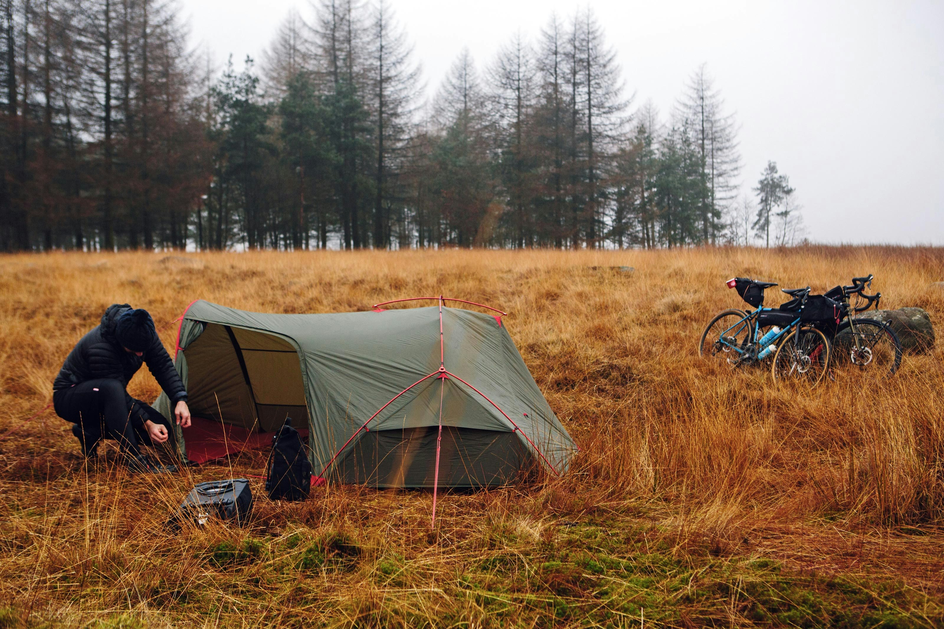 Carrying tent on sales bike