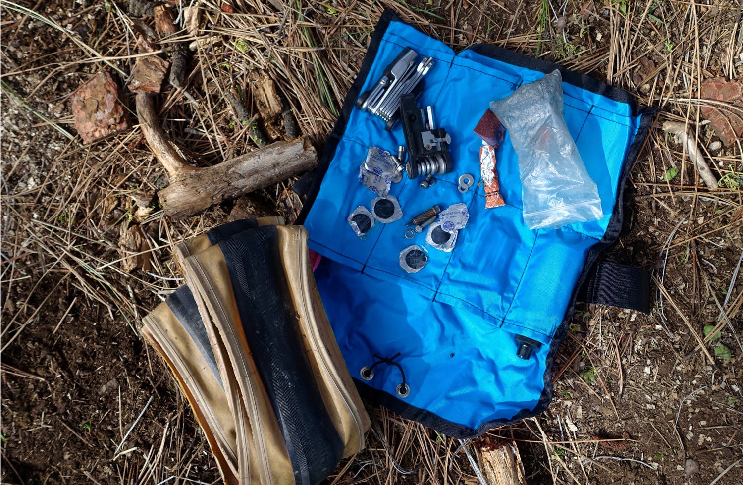 pannier_swift-industries_scout-moto-toolroll_2_1.jpg